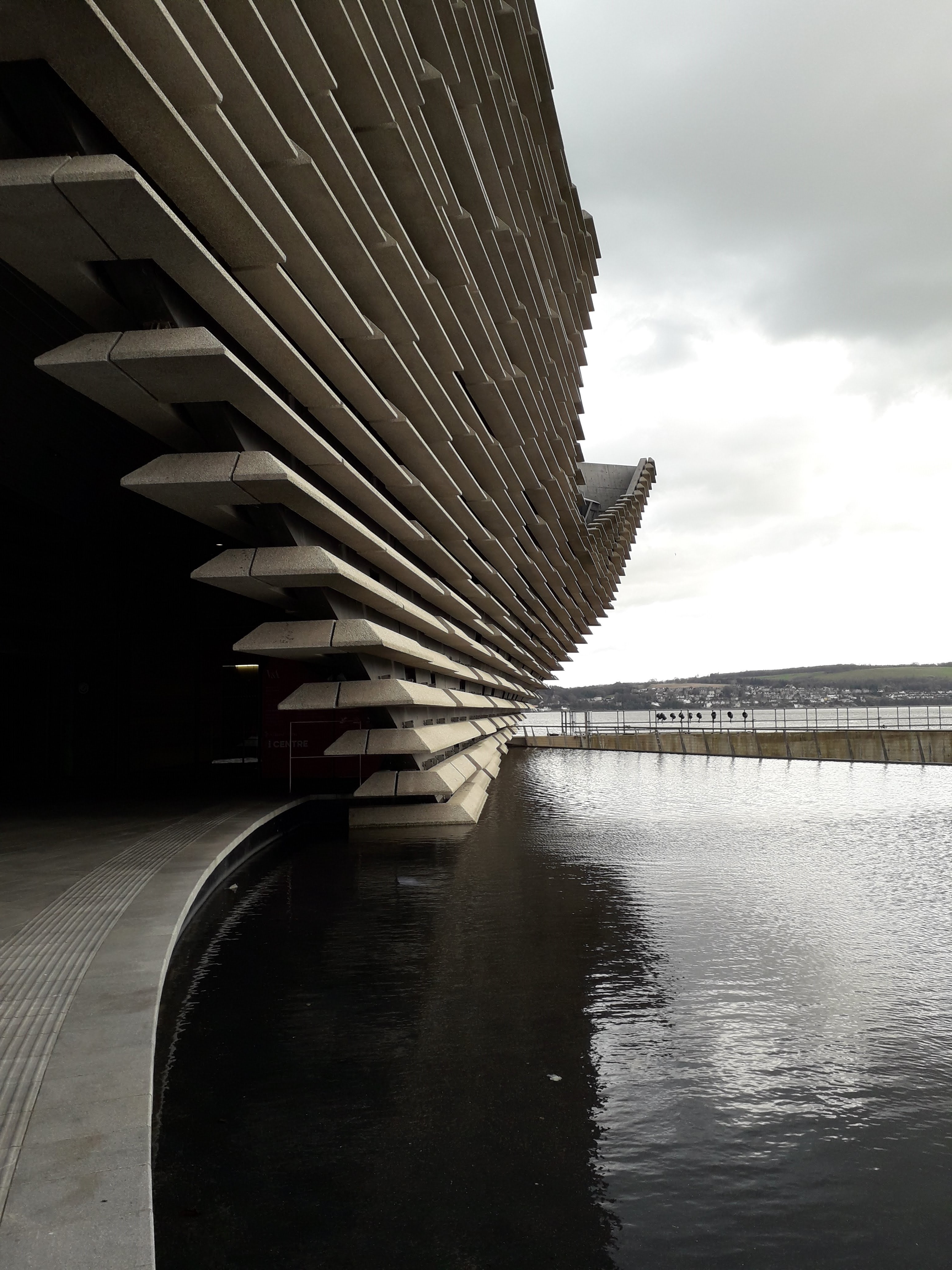 Carolyn Barton provided MMO training for construction of the V&A Museum Dundee.